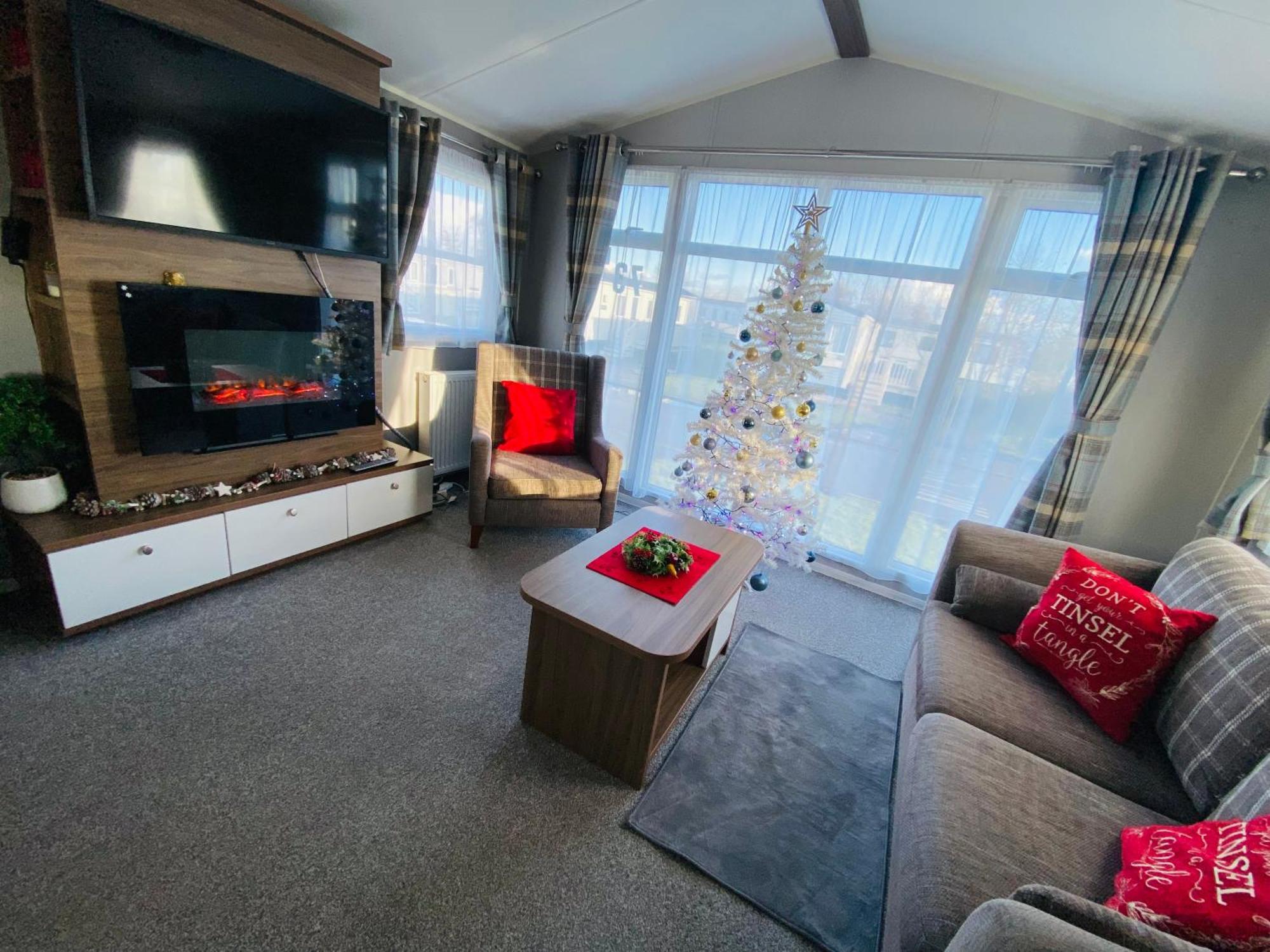 Rj Luxury Caravan Hire With Hot Tub แททเทอร์ชอล ภายนอก รูปภาพ