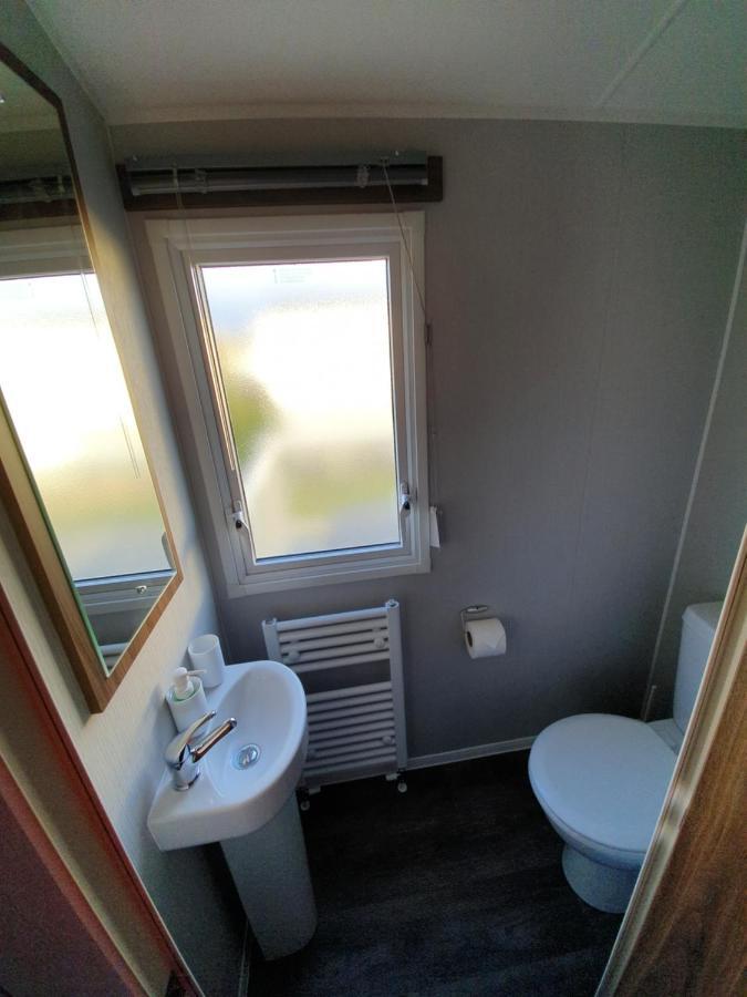 Rj Luxury Caravan Hire With Hot Tub แททเทอร์ชอล ภายนอก รูปภาพ